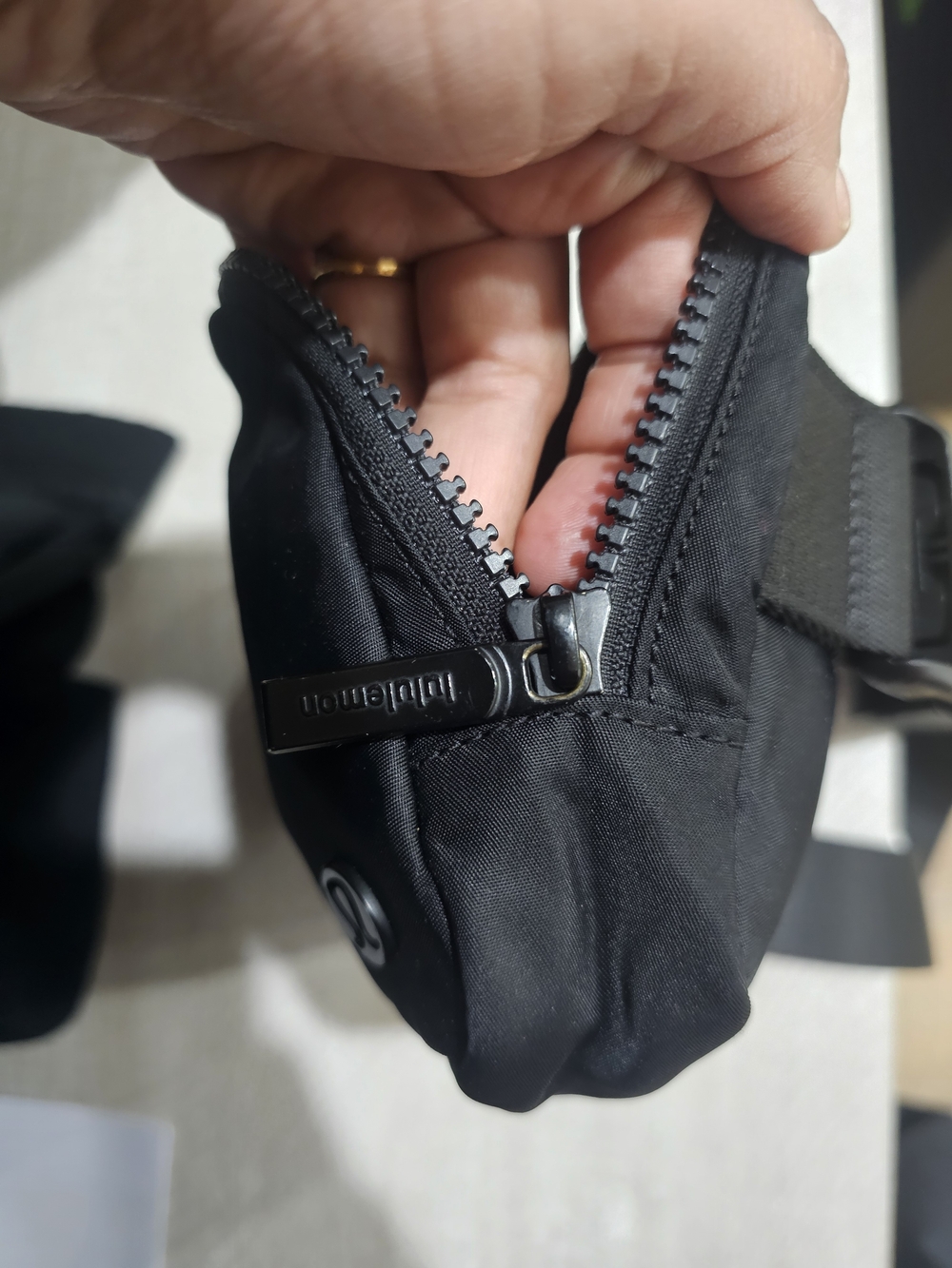 lululemon athletica Black Everywhere Belt Bag 1L - Picture 6 of 6